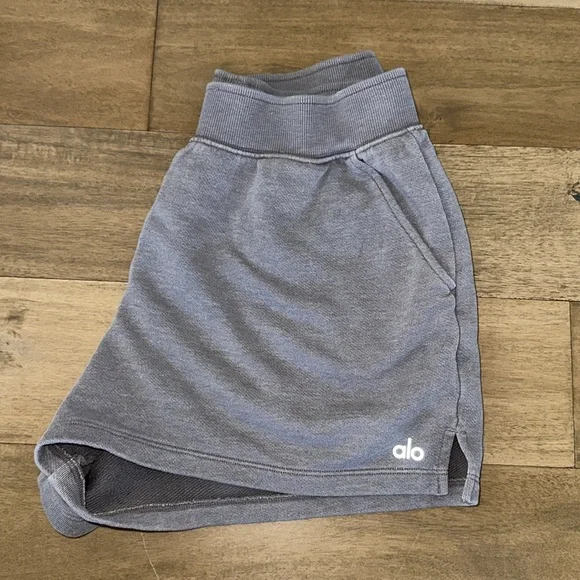 ALO Yoga Women's Athletic Shorts washed grey ( worn once) size small - Picture 5 of 7
